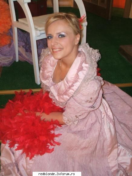 dar mie nu poate sa-mi faca nimic sorin  :rotfl:  :rotfl:  :rotfl:  , sunt mana lui dreapta  ;)  ,